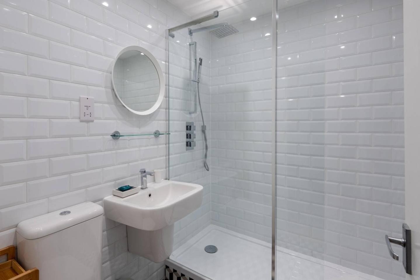 Guestready - 1Br Flat Ideally Located In Zone 2 Fits 3 Apartment ลอนดอน ภายนอก รูปภาพ